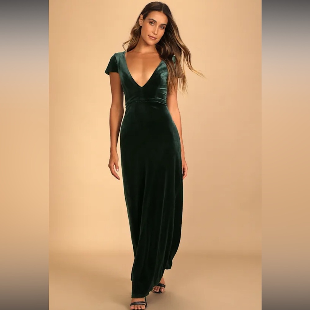 Lulus Brand New With Tags Feeling Flawless Emerald Green Velvet Deep Plunge Gown